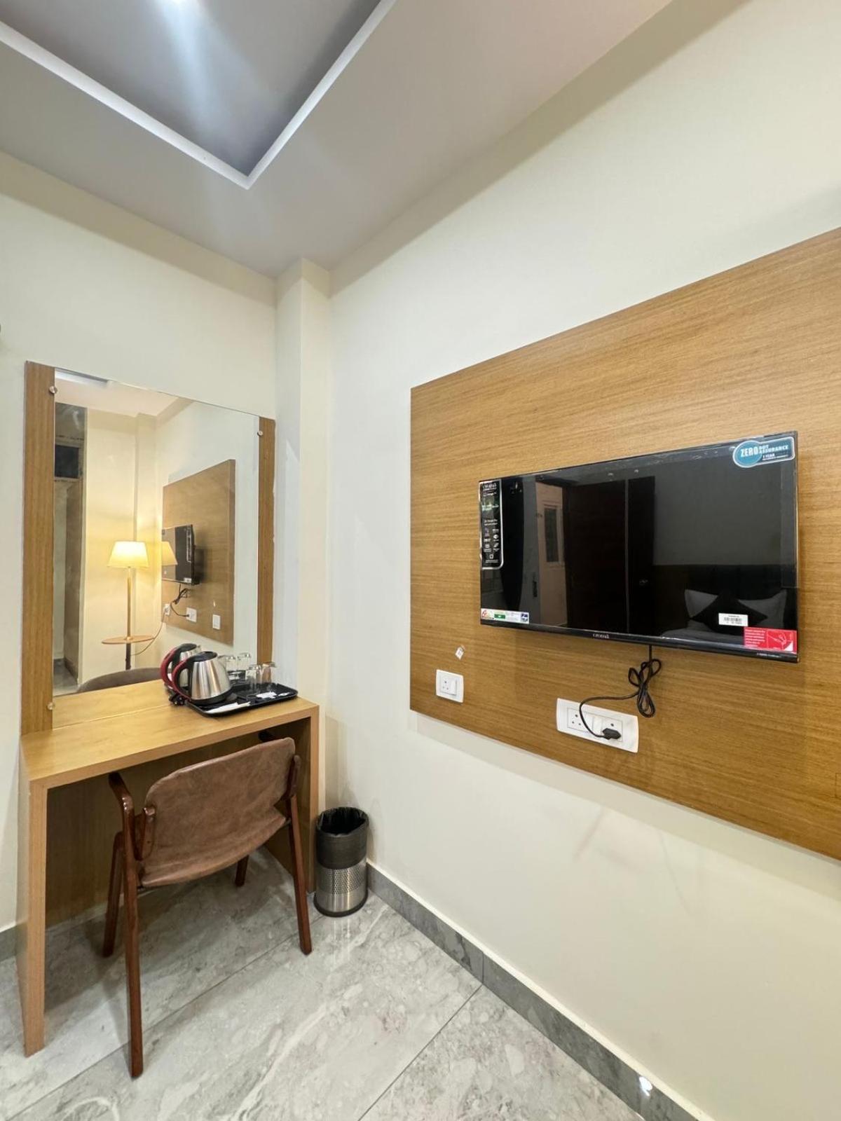 Hotel Boss Palace マイソール エクステリア 写真